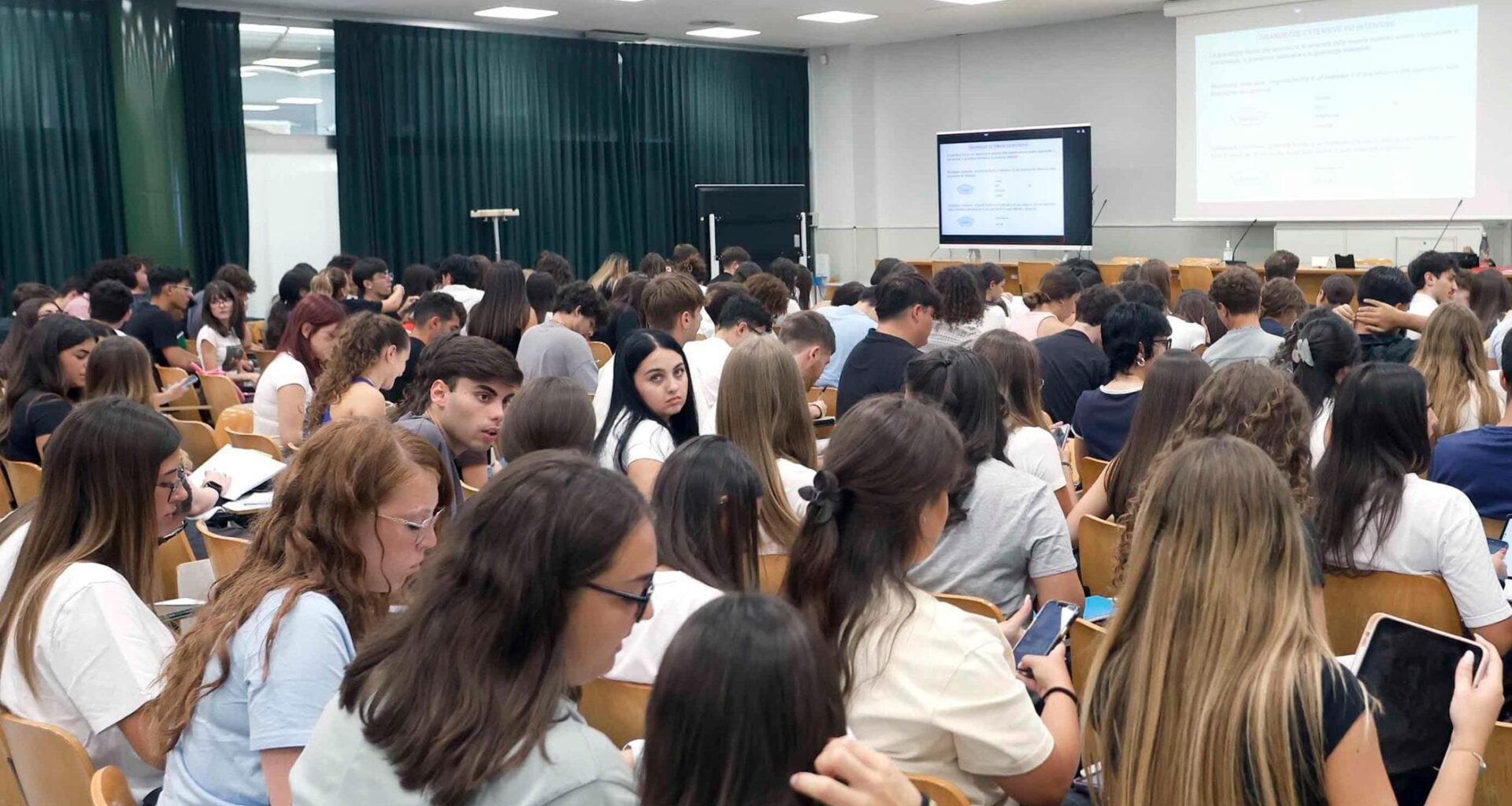 “Iniziate Medicina a 25 anni? Meglio consegnare pizze”: prof di Bari gela gli studenti. E’ polemica - la Repubblica