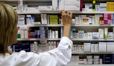 Troppi antibiotici, le Asl richiamano i medici: resistenza dei batteri e spesa in aumento - La Stampa