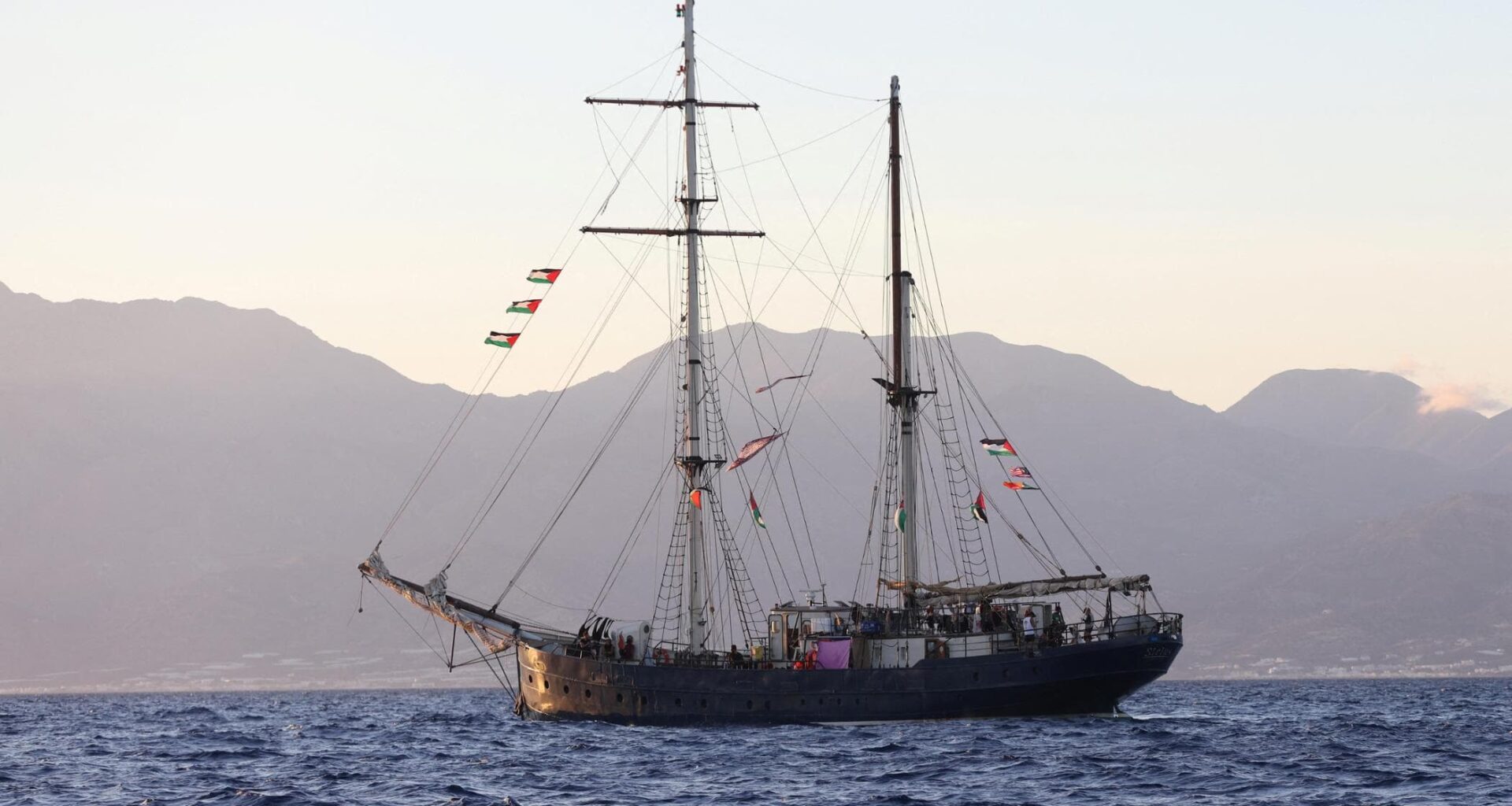 Flotilla verso Gaza, barche vicine al blocco di Israele: le news di oggi