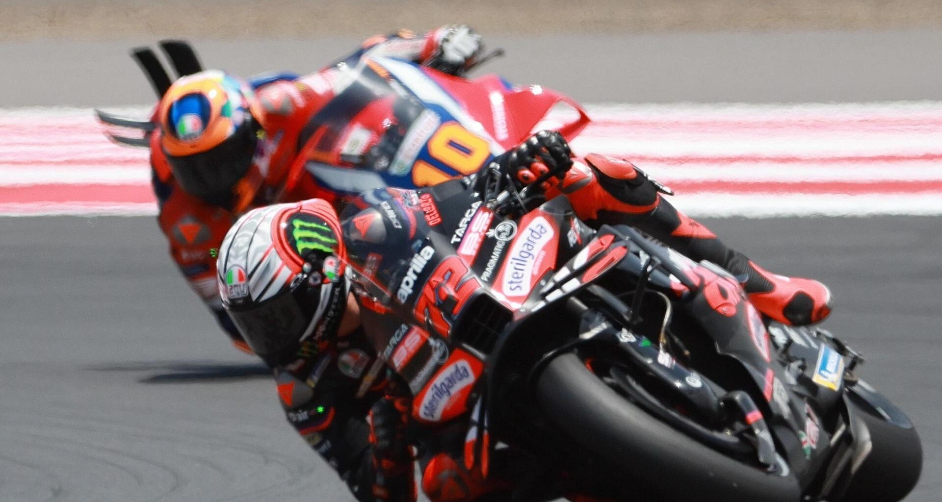 Bezzecchi parte male ma vince la sprint in Indonesia. Bagnaia fatica, è solo 14°