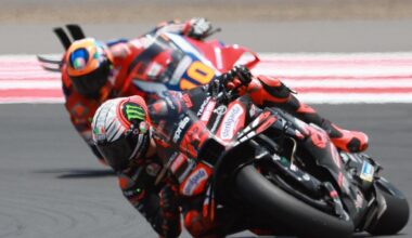 Bezzecchi parte male ma vince la sprint in Indonesia. Bagnaia fatica, è solo 14°