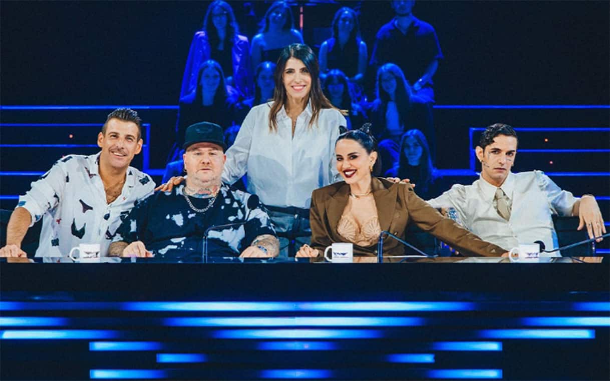 X Factor 2025, da giovedì 23 ottobre iniziano i Live: squadre, ospiti e anticipazioni