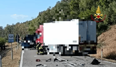 Matera, auto si scontra con un camion: 4 morti