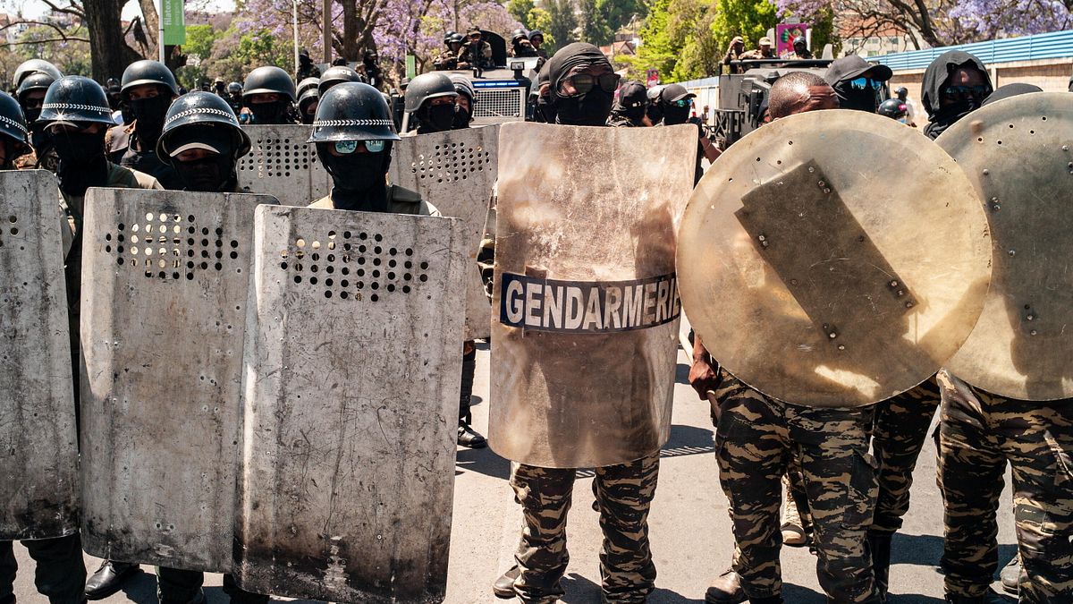 Madagascar, impeachment per il presidente Rajoelina | I militari: "Abbiamo preso il potere" - Tgcom24