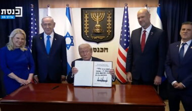 Trump, ovazione alla Knesset: “Guerra finita, prosperità per il Medio Oriente. Mano tesa all’Iran” - la Repubblica