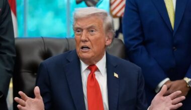 Trump non vuole "perdere tempo" con Putin: sospeso l'incontro di Budapest