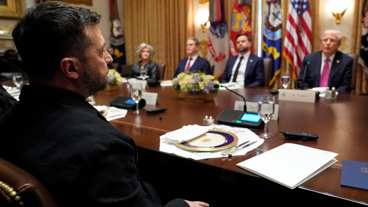 La lite e le urla: ecco i retroscena dell'incontro tra Trump e Zelensky