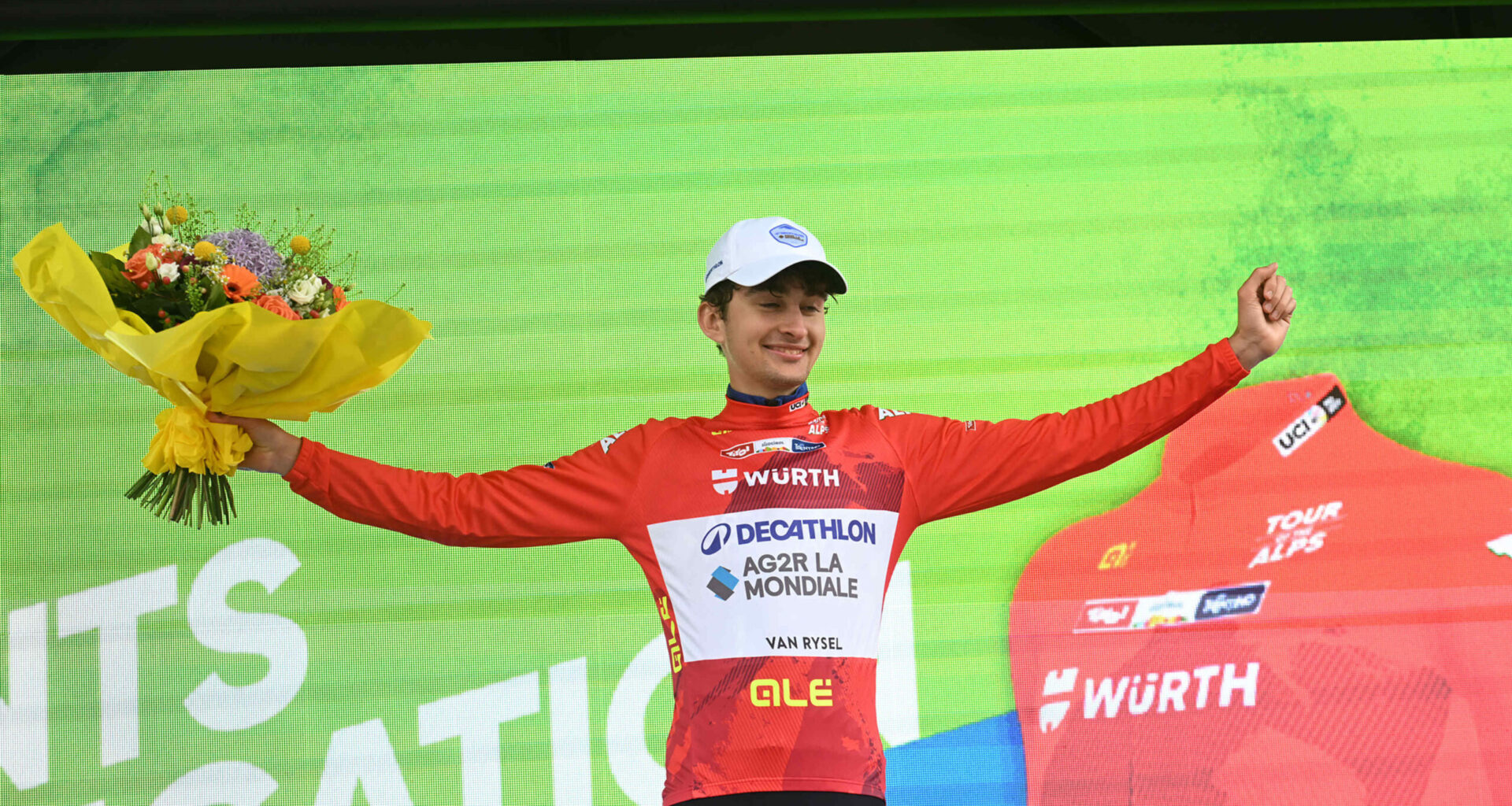 Decathlon AG2R La Mondiale, Paul Seixas punta molto in alto: "Data l'età Pogačar dovrebbe andare in declino prima di me, ma io vorrei batterlo quando sarà ancora al massimo"