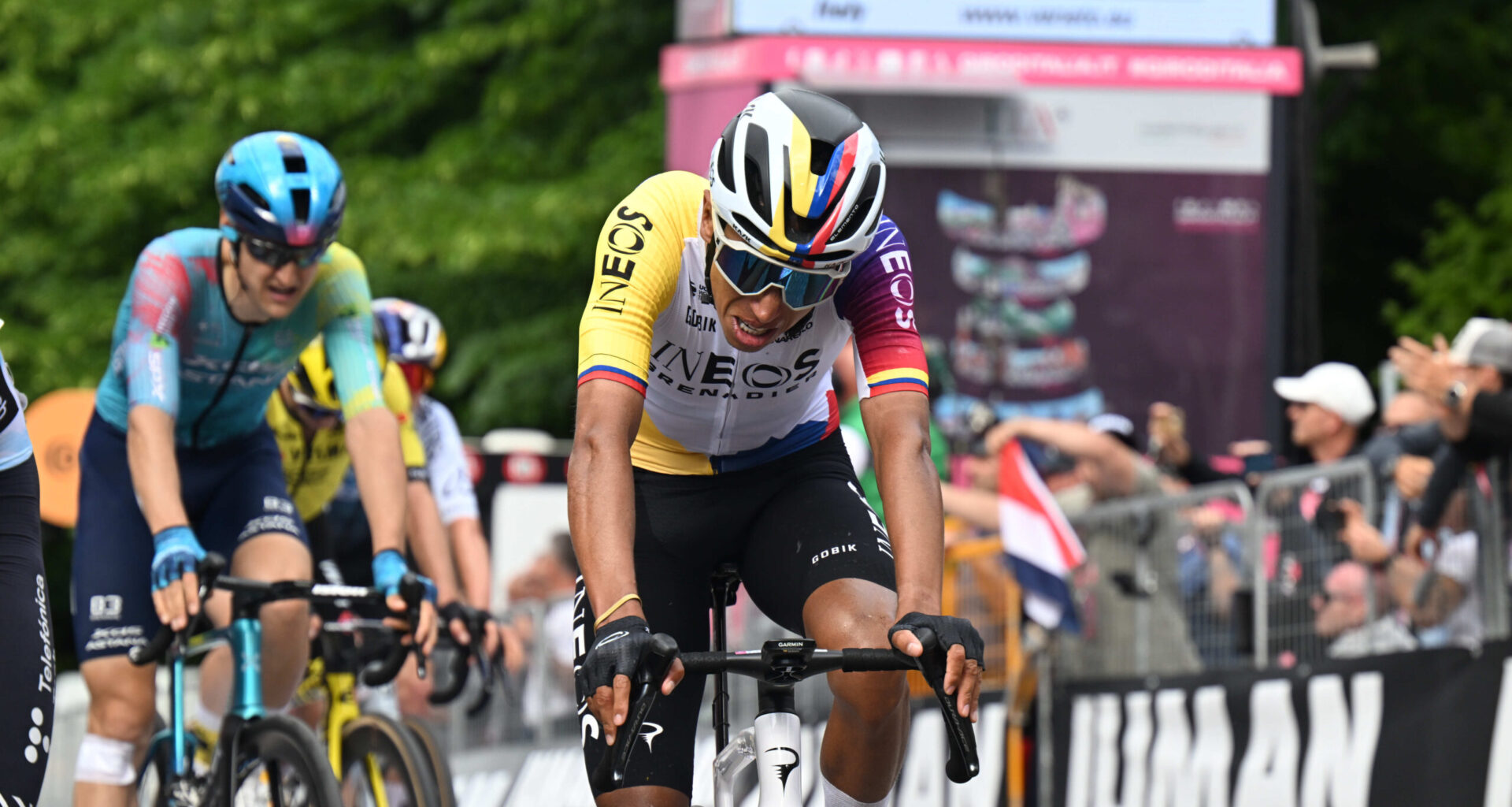 Ineos Grenadiers, Egan Bernal: "Correre contro Pogacar mi fa arrabbiare. Fa sembrare che tu sia scarso"