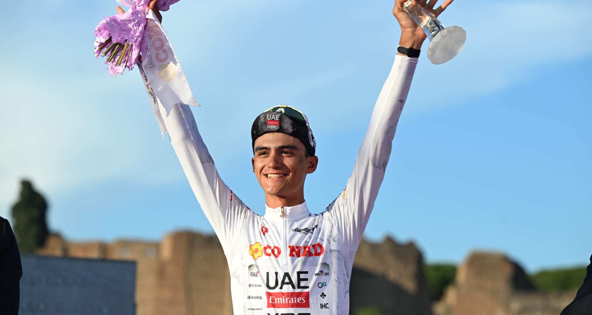 UAE, Isaac Del Toro sul Giro d'Italia perso alla penultima tappa: "Credo che cambierei qualcosa, ma non so se questo mi renderebbe un ciclista migliore rispetto ad ora"