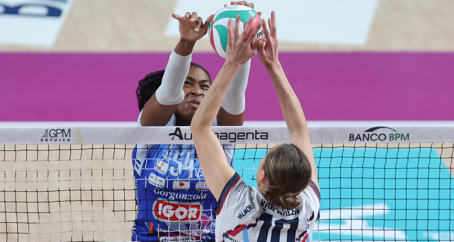 Muro rivedibile, il Chieri torna a terra. Novara resta ancora al primo posto della Serie A1