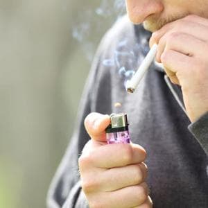 Se il padre fuma in adolescenza il figlio che nascerà invecchierà prima