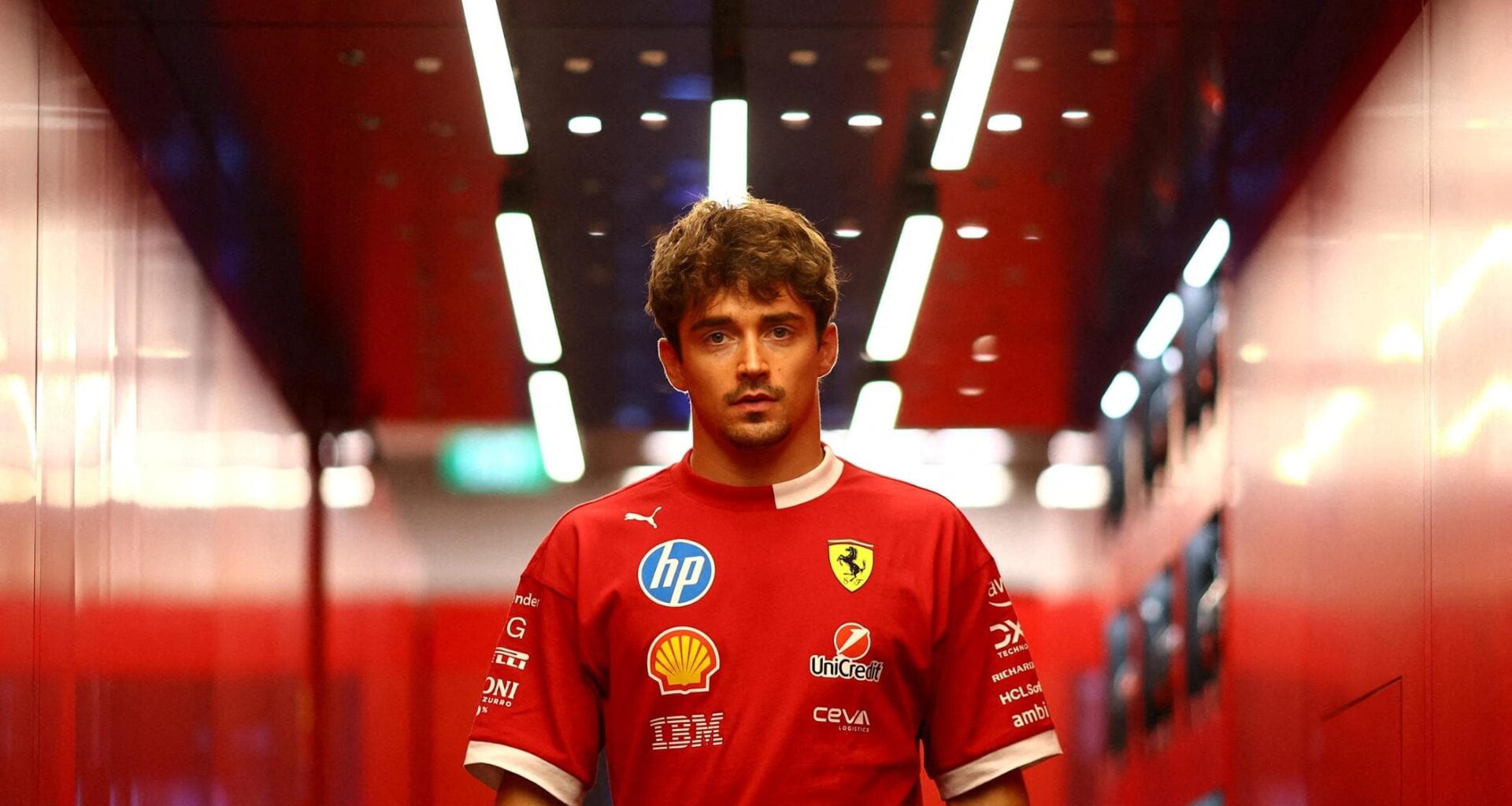 Ferrari, Leclerc non si fa illusioni: “Una vittoria nel 2025? Improbabile”