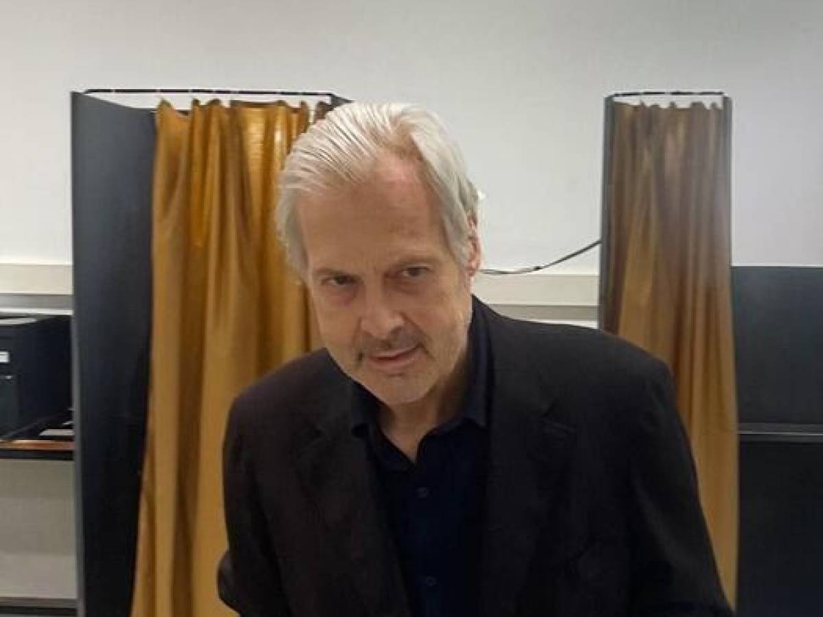 Sgarbi si racconta dopo la depressione: "Ecco perché mi sono ammalato"