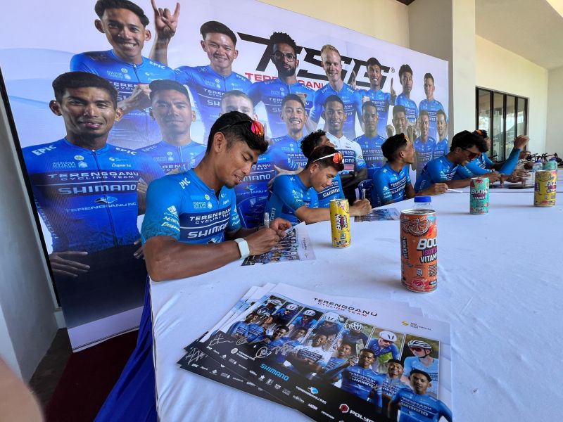 TOUR DE LANGKAWI 2025. LA FAVOLA DEL TERENGGANU CYCLING TEAM, DALLA SCOMMESSA MALESE AL SOGNO ITALIANO