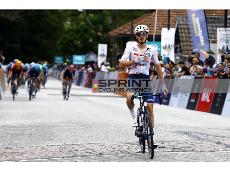 TOUR DE LANGKAWI 2025. DELBOVE SI IMPONE NELLA TAPPA REGINA. 8° BAIS, 9° COVILI