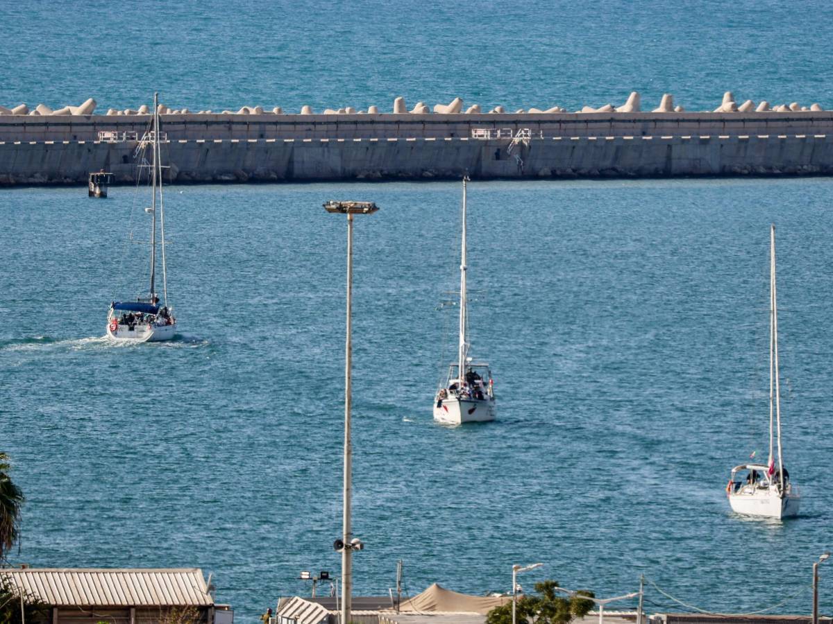 Diretta | Flotilla, liberati i parlamentari italiani, ripartono oggi. Fermata l'ultima barca verso Gaza