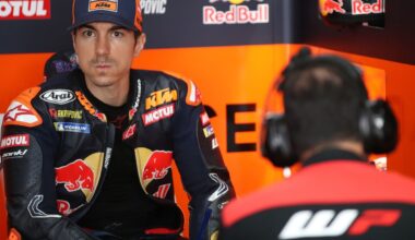 Viñales valuta di fermarsi per il troppo dolore alla spalla