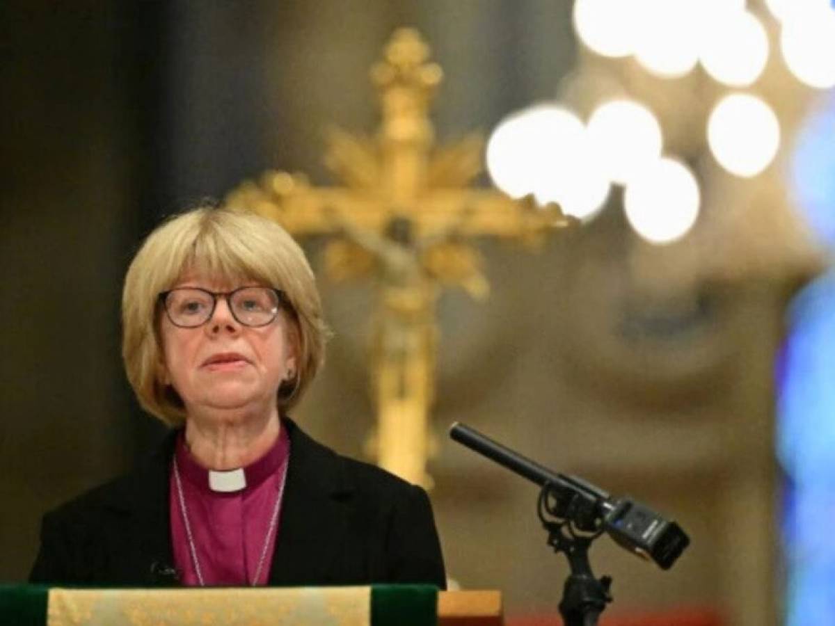 La prima "arcivescova" di Canterbury crea problemi e opportunità per il Papa