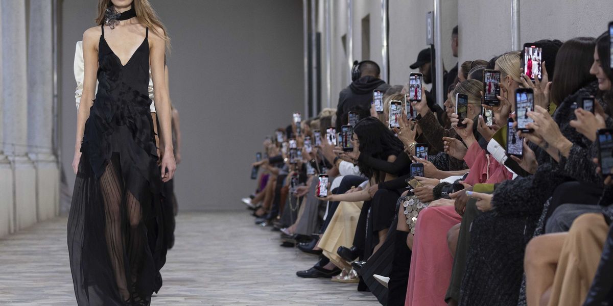 Il lusso italiano a prezzi di saldo. Crolla in borsa il titolo di Aeffe