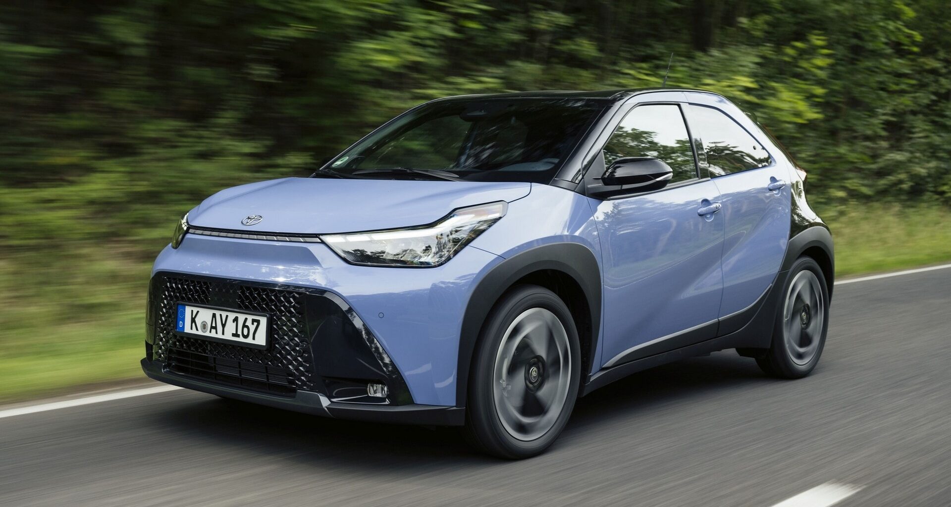 Toyota Aygo X Hybrid 2025: prezzi, allestimenti e offerte lancio