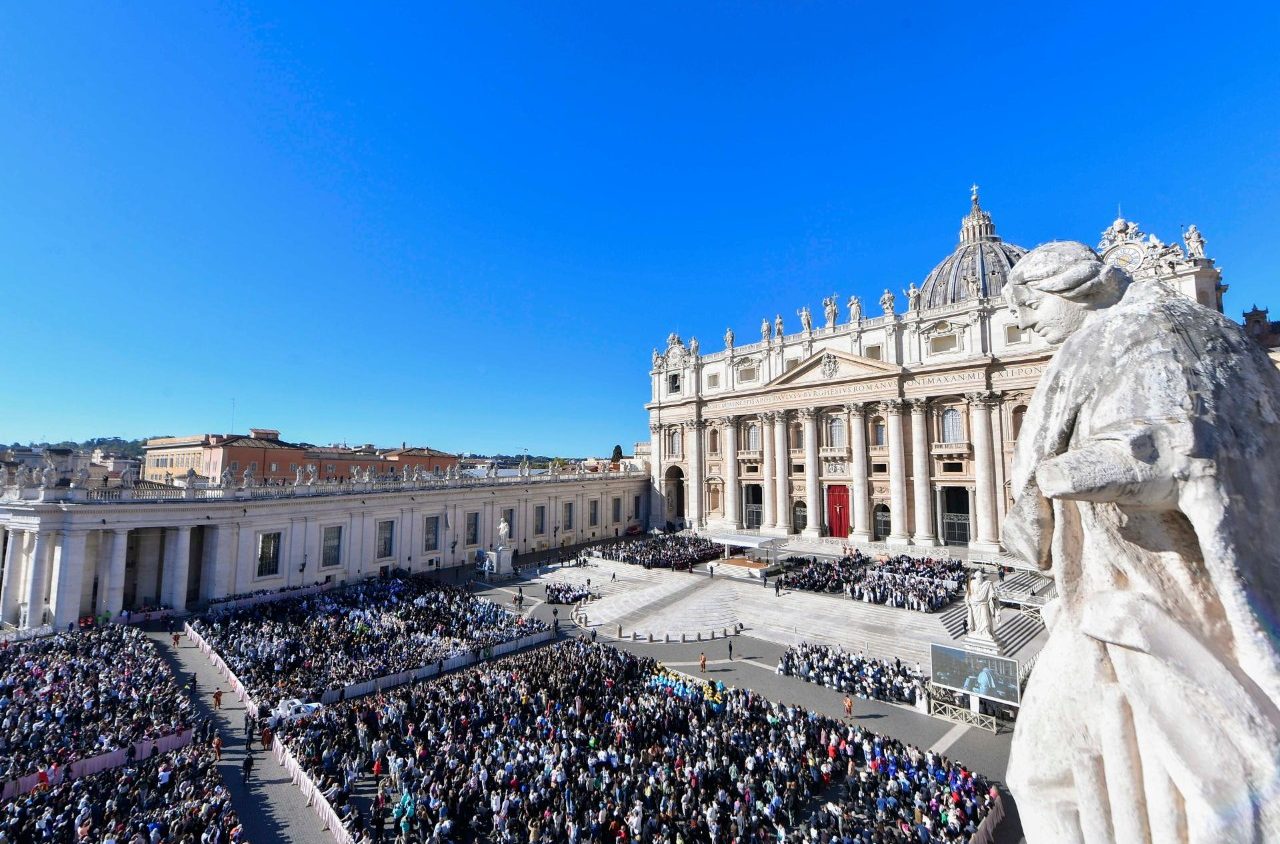 In Piazza San Pietro dal Papa storie di fede e solidarietà