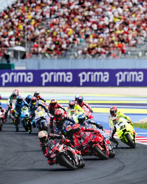 Motomondiale, Gp San Marino: trionfa Marc Marquez davanti a Bezzecchi. Bagnaia fuori dopo 9 giri