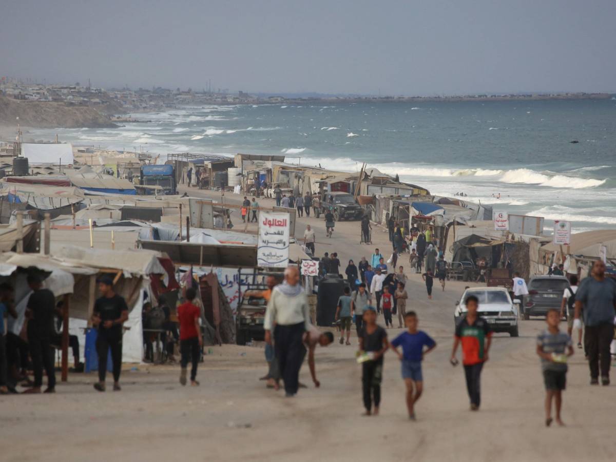 L'Idf: "Non tornate a Gaza, è ancora zona di guerra". Meloni: "Italia pronta per stabilizzazione e ricostruzione"