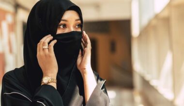 No al velo integrale e alle nozze forzate. Fdi mette nel mirino il fondamentalismo