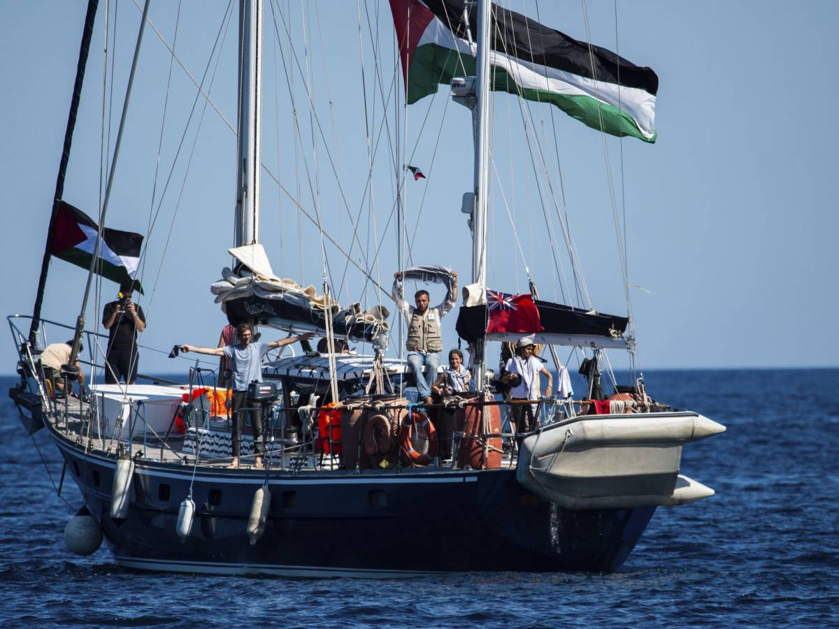 Ambrogino d'Oro, ora Pd e Avs lo vogliono assegnare alla Flotilla per "meriti etici"