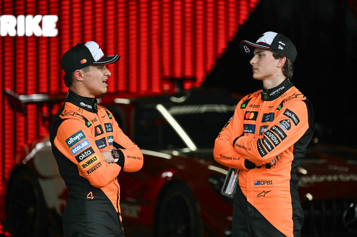 La lotta per il titolo Piloti si accende: Steiner prevede un incidente tra le McLaren