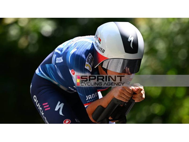 TOUR OF HOLLAND. HAYTER VINCE IL PROLOGO DE L'AIA SUL FILO DEI CENTESIMI