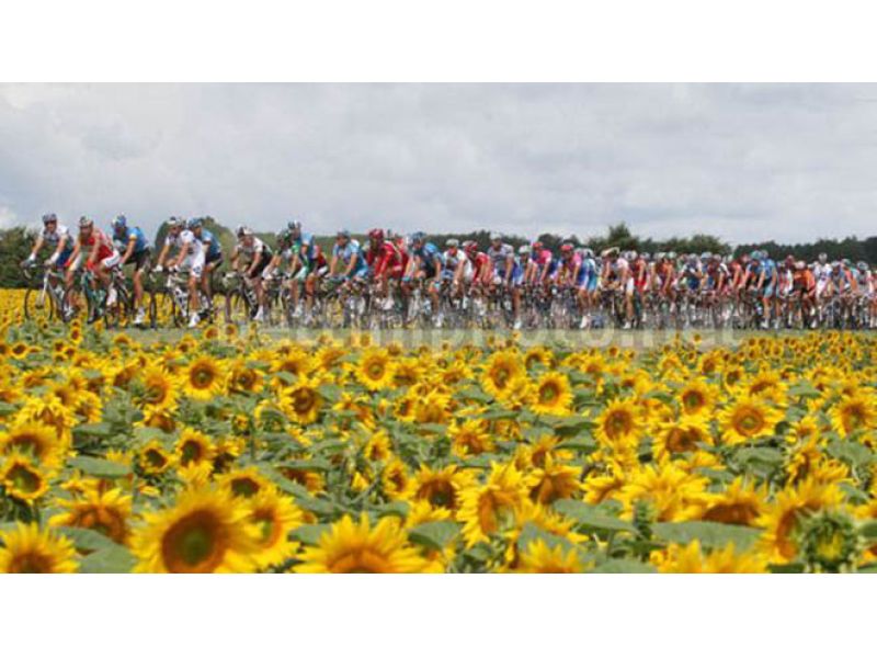 CORDOGLIO E RISPETTO DAL GIRO DEL VENETO E VENETO WOMEN PER LE VITTIME DI CASTEL D’AZZANO