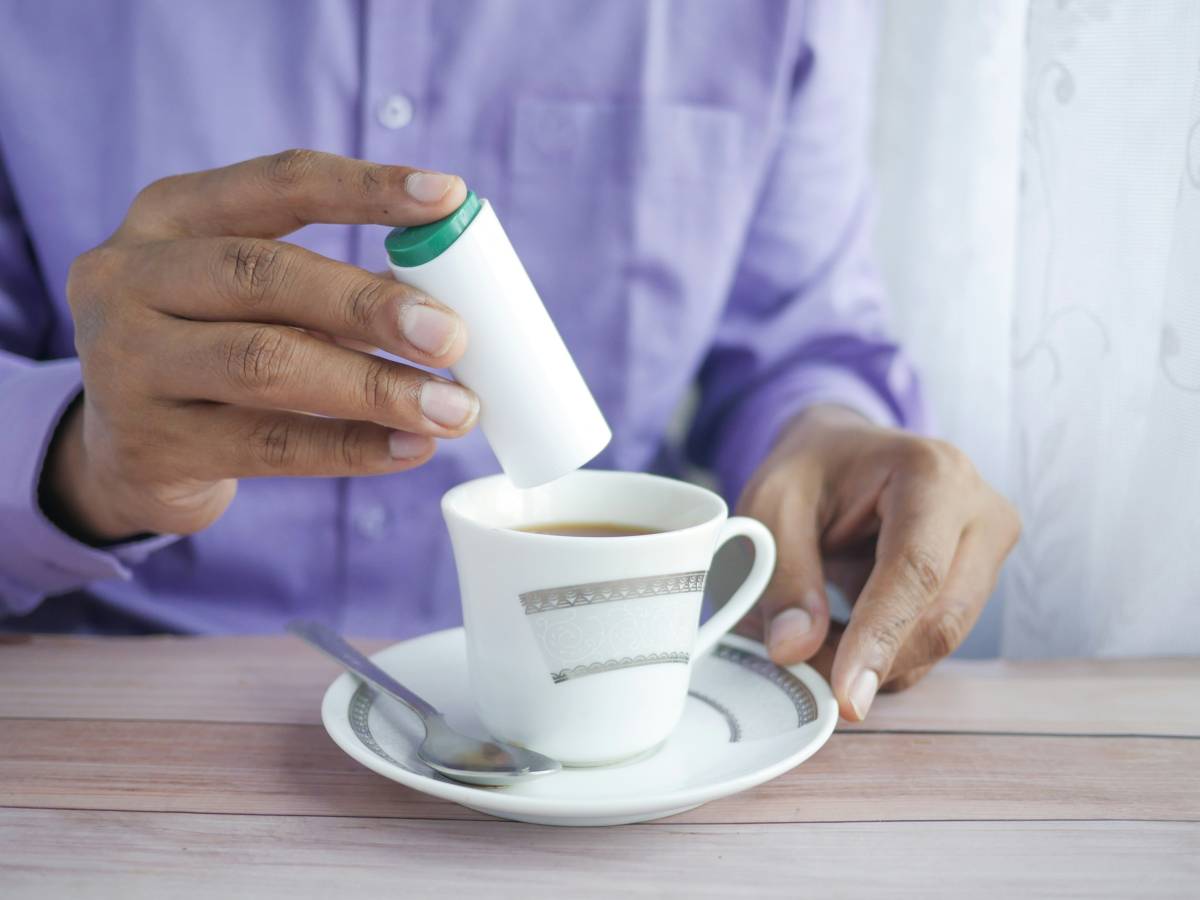 Il declino cognitivo può essere collegato ai dolcificanti: il nuovo studio