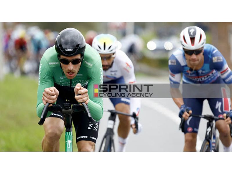 TOUR OF HOLLAND. VAN SCHIP ESPULSO DALLA CORSA PER UTILIZZO DI UNA BICI NON CONFORME
