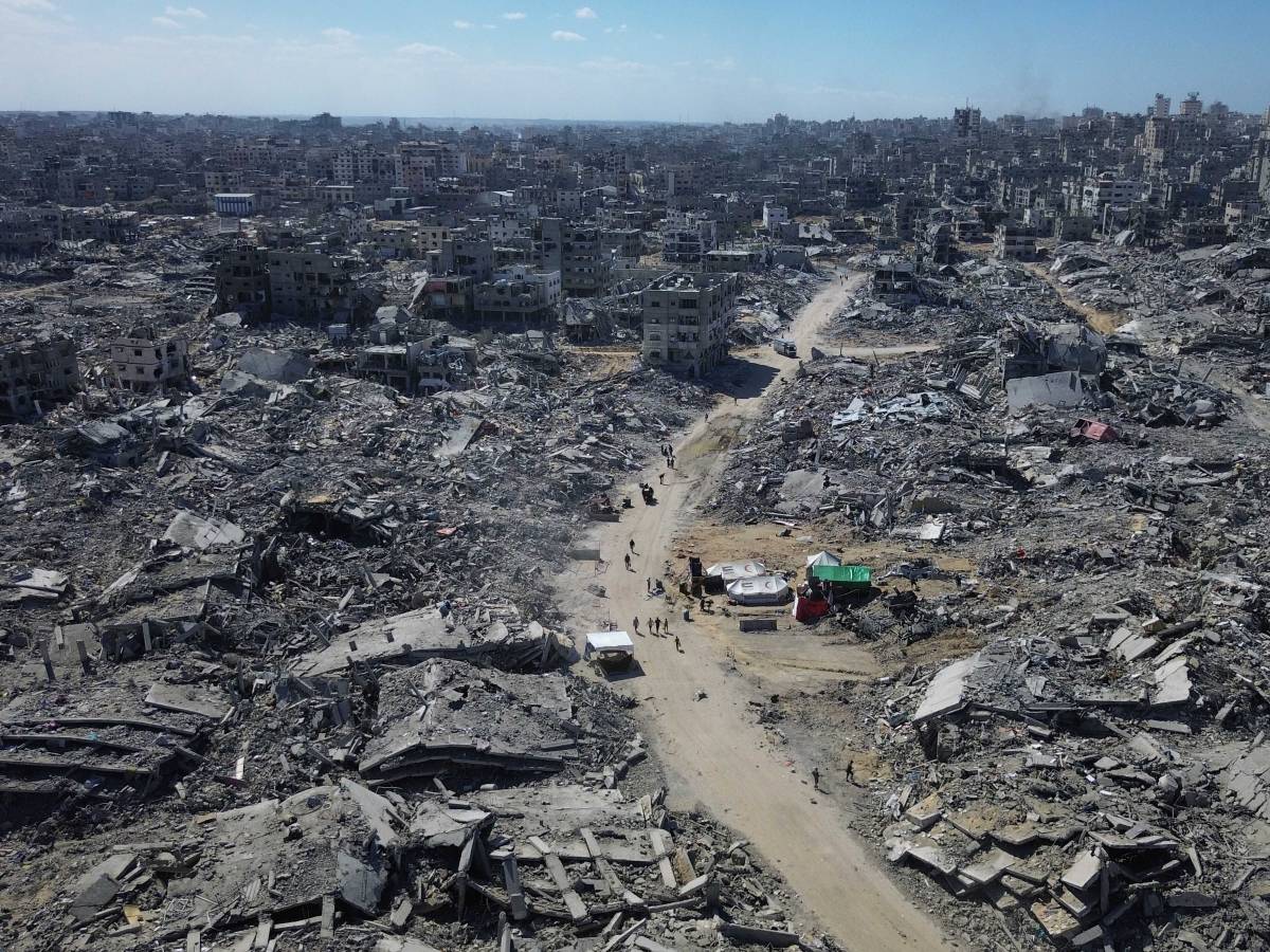 Gaza, Israele ha ricevuto il corpo di un ostaggio. Hamas: "Non disarmiamo ora"