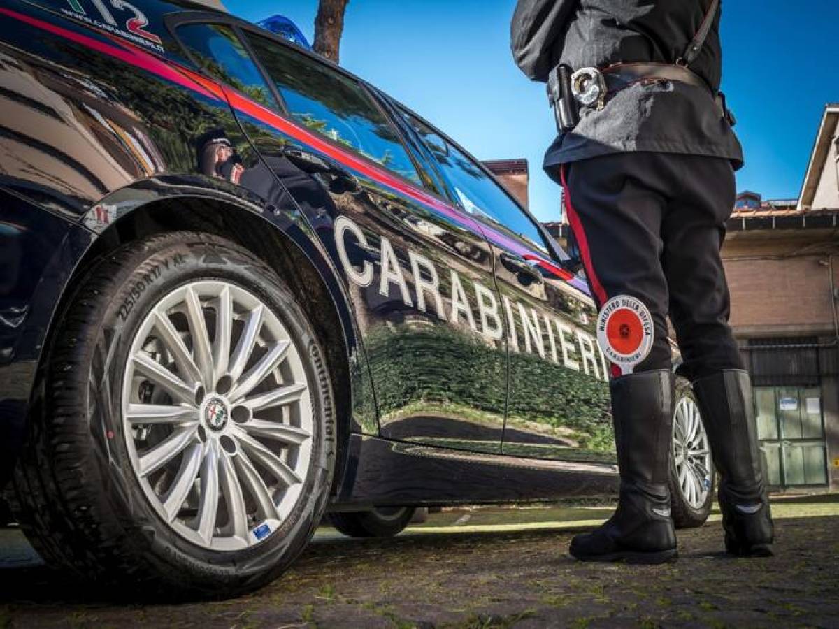 Risponde a un annuncio per badante, sequestrata e violentata in casa per un mese