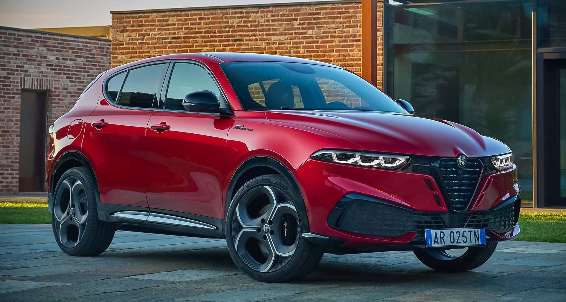 Alfa Romeo Tonale 2026: prezzo, allestimenti, motori