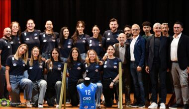 la Città abbraccia la squadra al Teatro Sollima