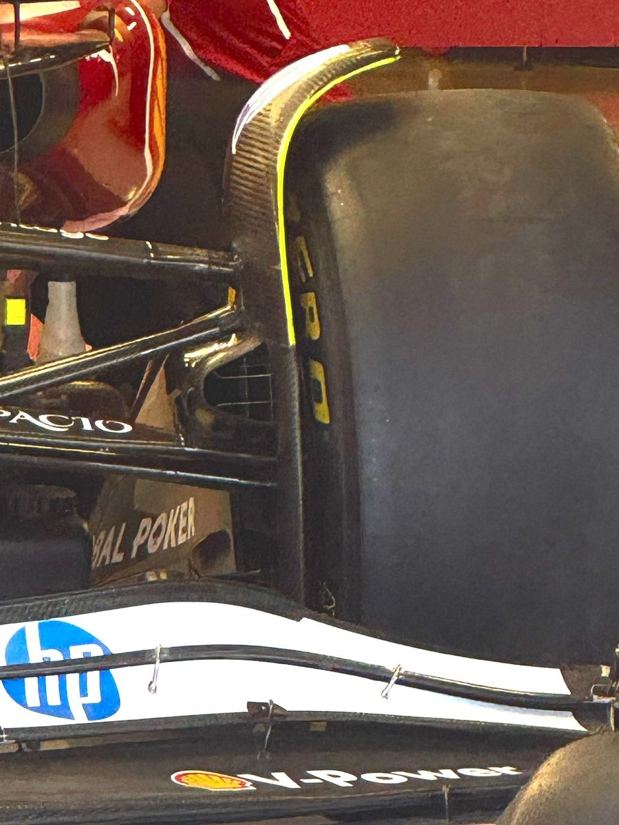 Ferrari SF-25: la presa d'aria dei freni assicura la portata d'aria massima