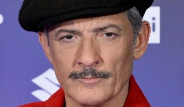 “Basta così”. Il gesto per Amadeus