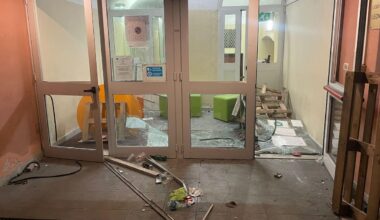 Genova, assalto al liceo Da Vinci occupato dagli studenti: aule devastate con spranghe