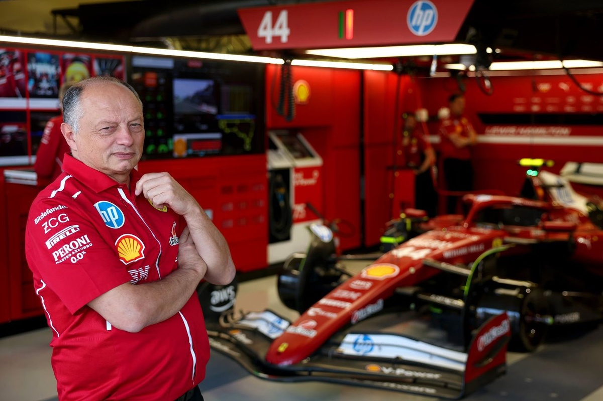 Vasseur: "Non il miglior via di Leclerc. Per Lewis punizione enorme"