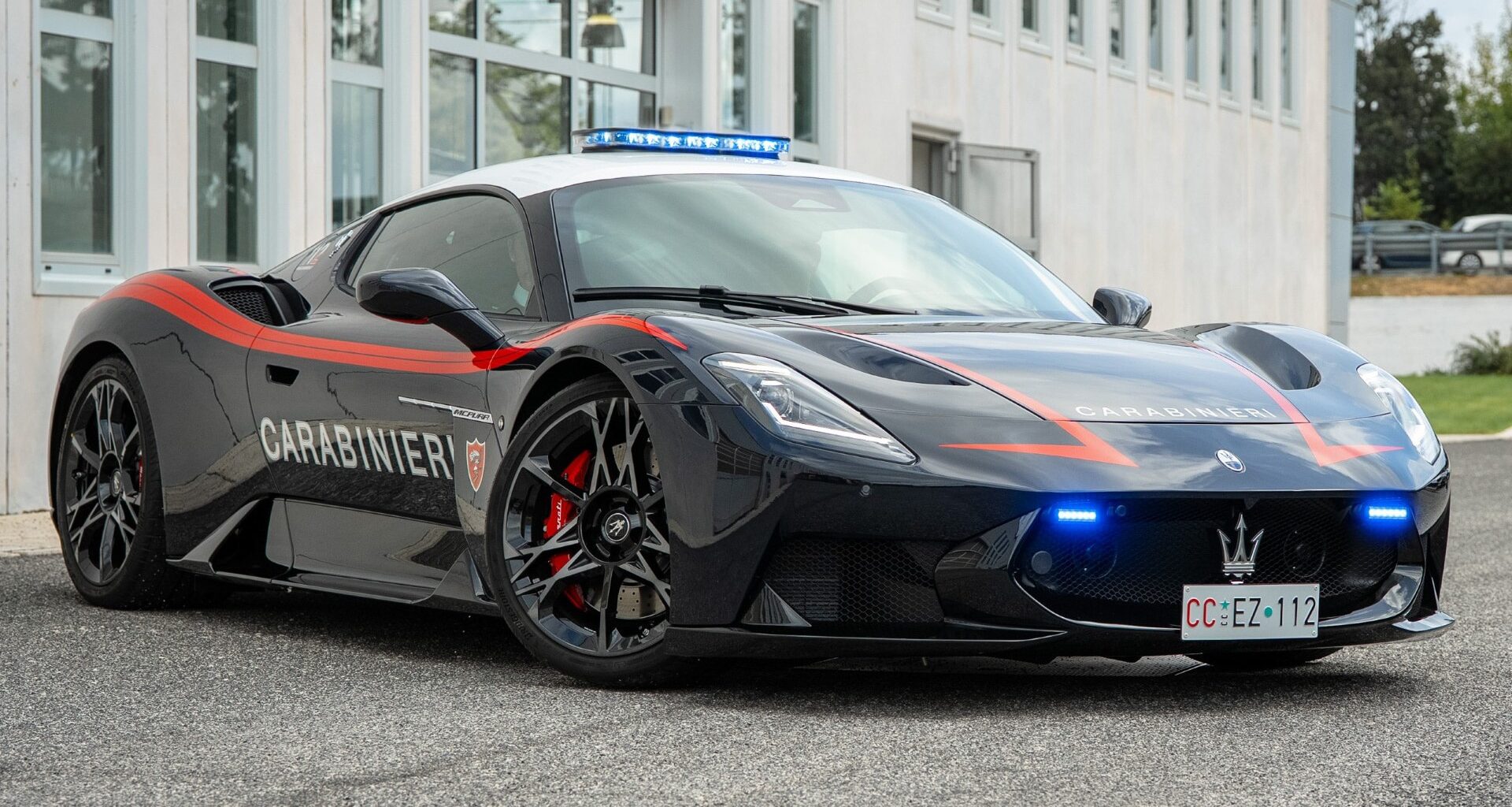 Maserati MCPura Carabinieri: le foto della supercar per l'Arma