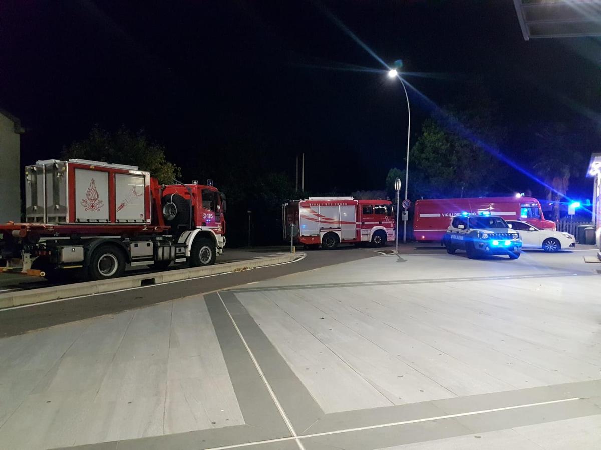 Travolto e ucciso dal treno mentre passeggia con il cane