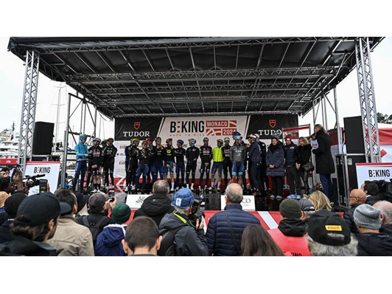 BEKING. FERRAND PREVOT E POGACAR GUIDANO UN CAST STELLARE