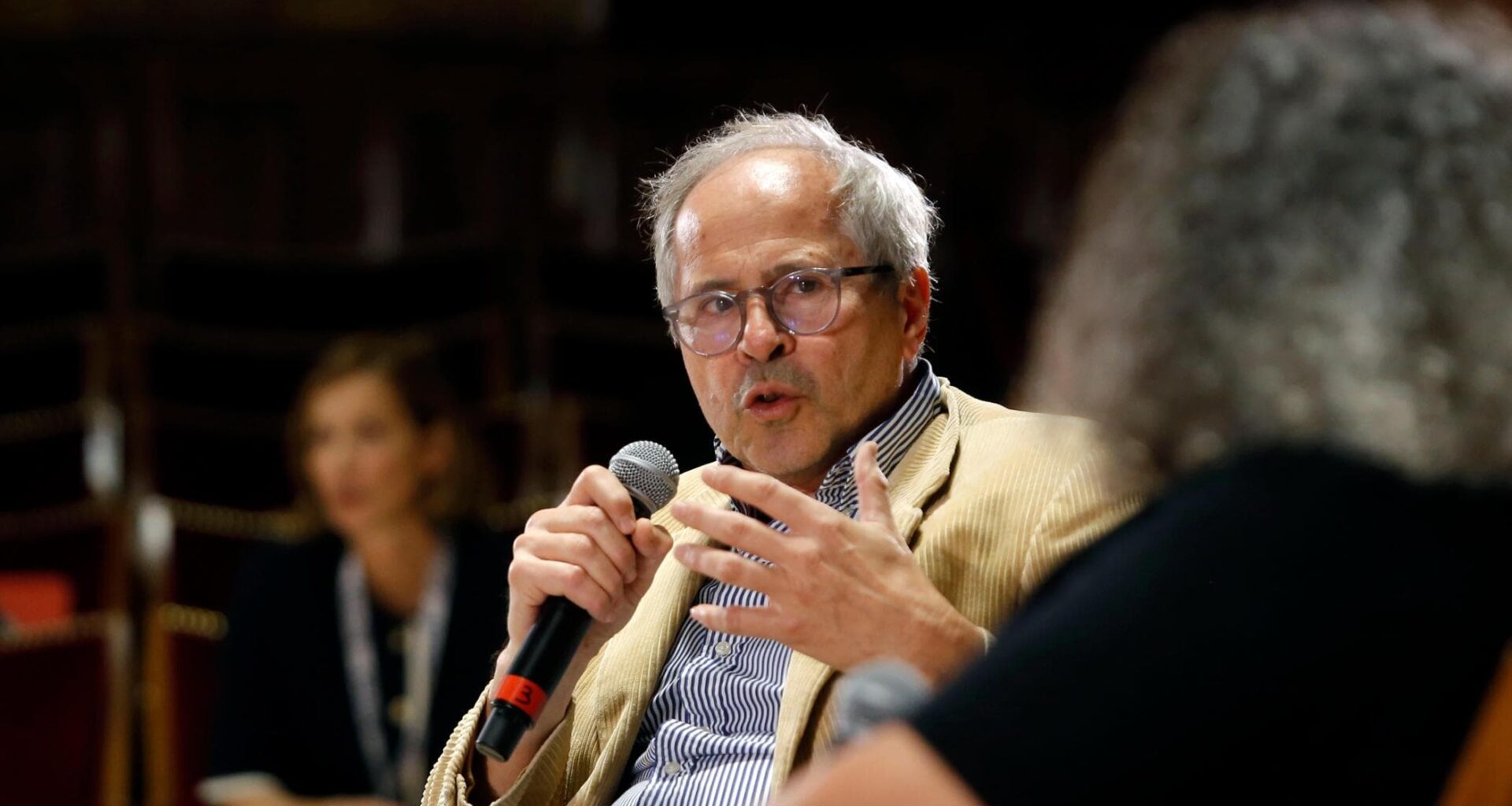 Crisanti: “La scienza affronta l’ignoto e questo genera paura. Ma la politica non deve cavalcarla”