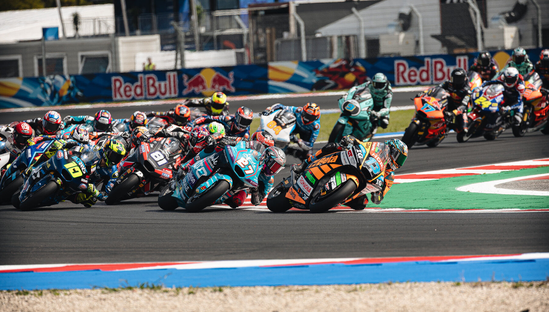 moto2-group-action