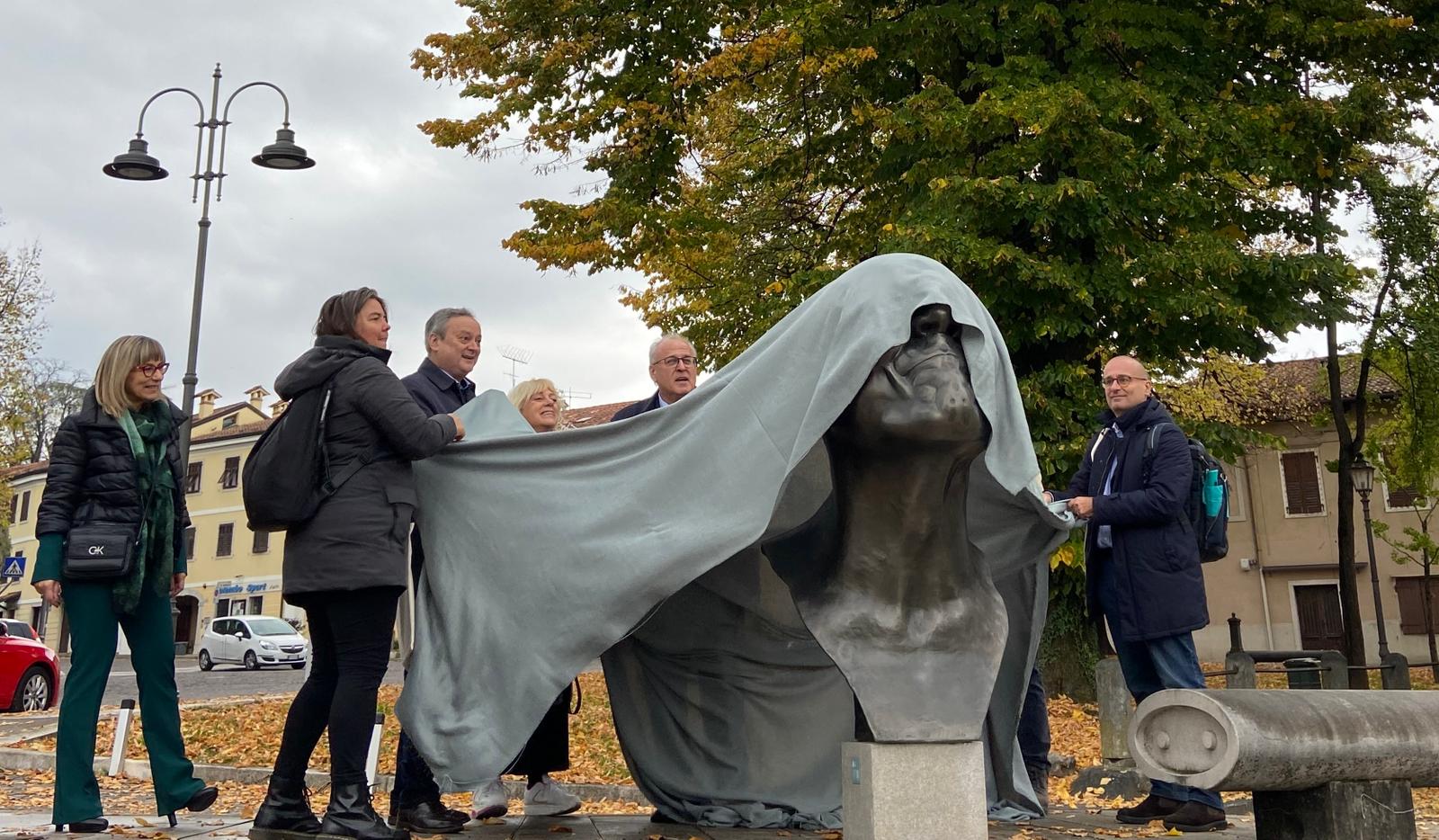Copertina per Le teste di Messerschmidt per Go! 2025 in piazza Sant