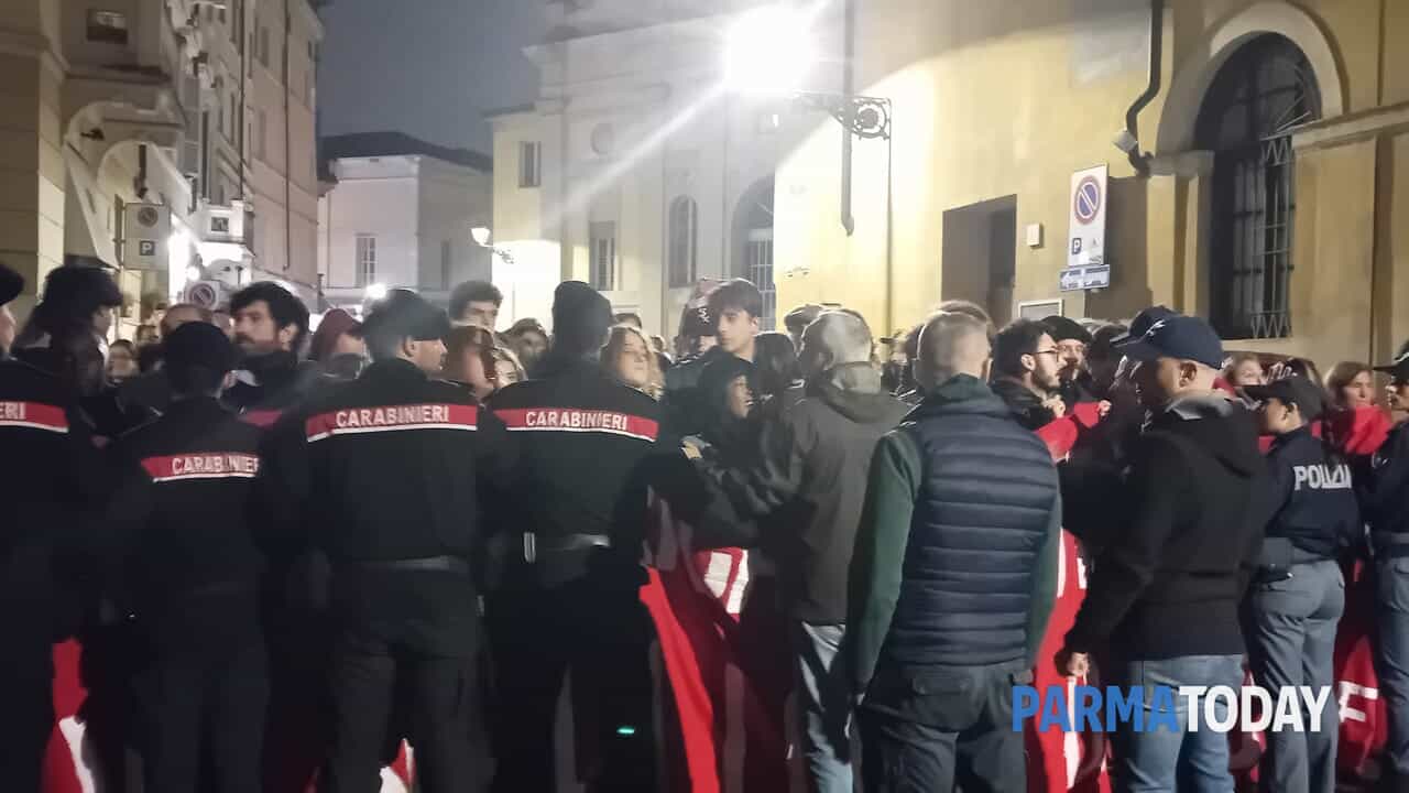 Presidio antifascista in centro: "Parma è antifascista"